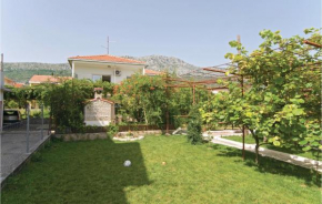Lovely Apartment In Kastel Kambelovac With Wifi